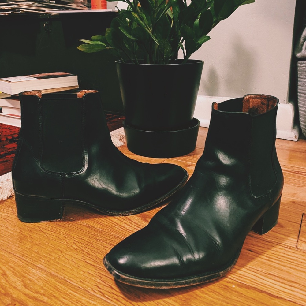 Frye Dara Chelsea Boots